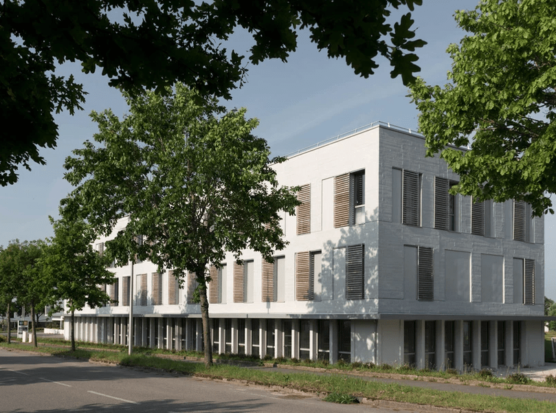 vue extérieure batiment médiveil